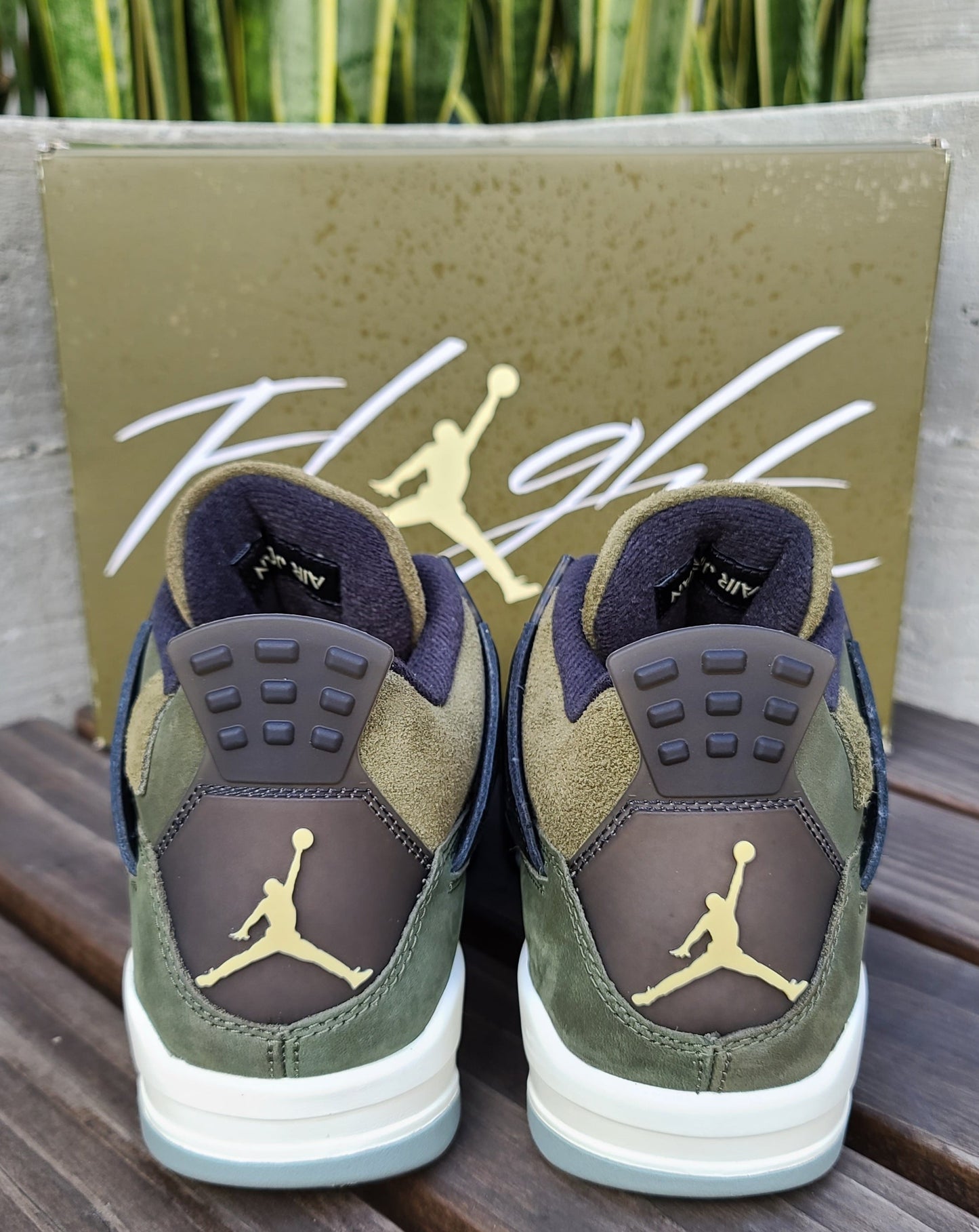 Air Jordan 4 Retro SE 'Craft Olive'