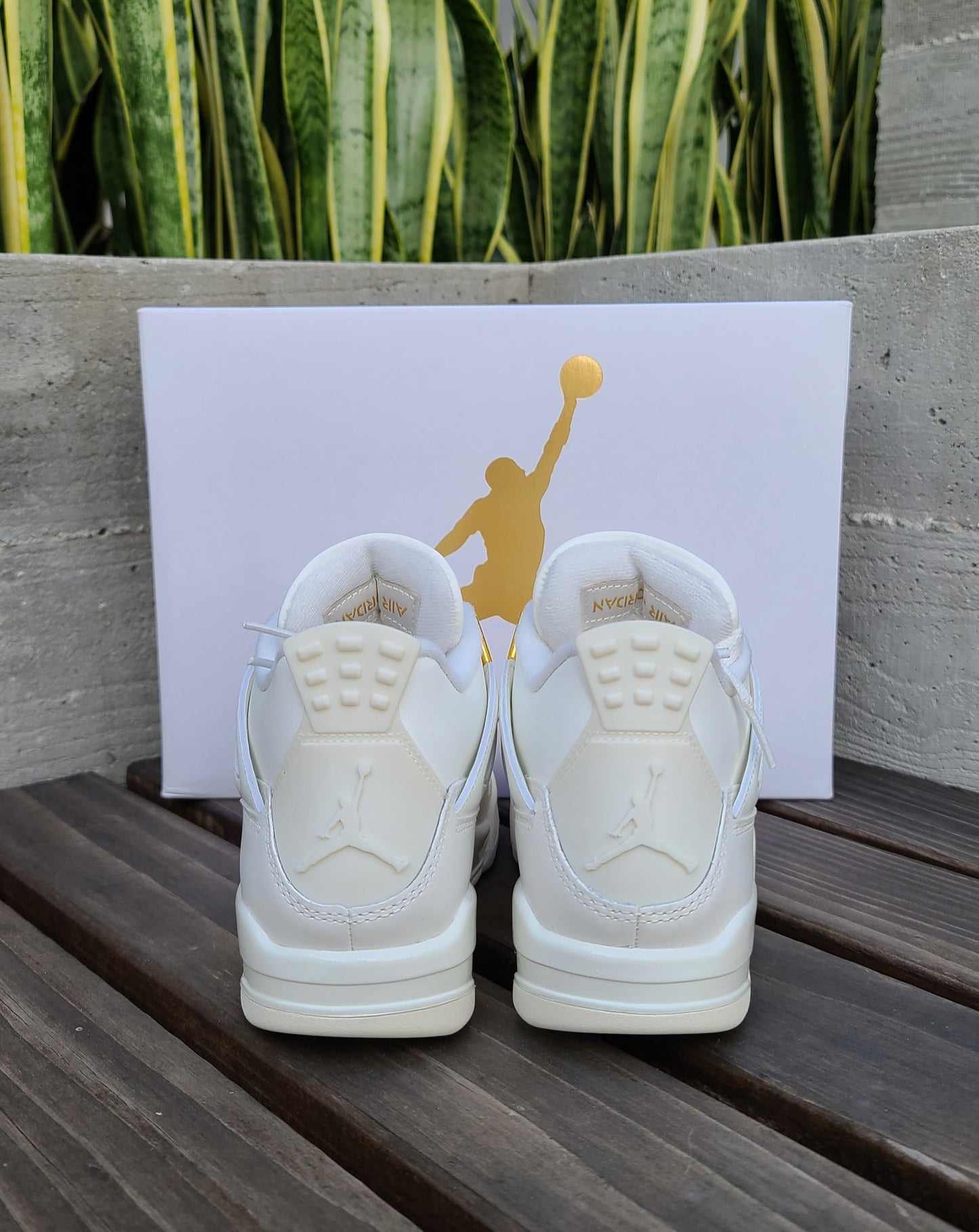 Wmns Air Jordan 4 Retro 'Metallic Gold'