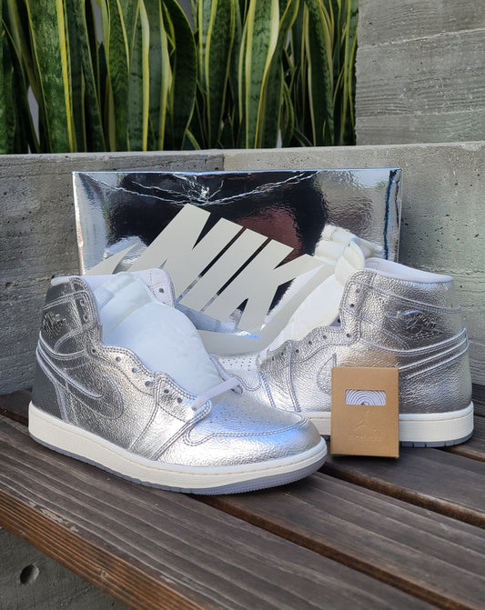 Wmns Air Jordan Retro 1 High OG 'Chrome'